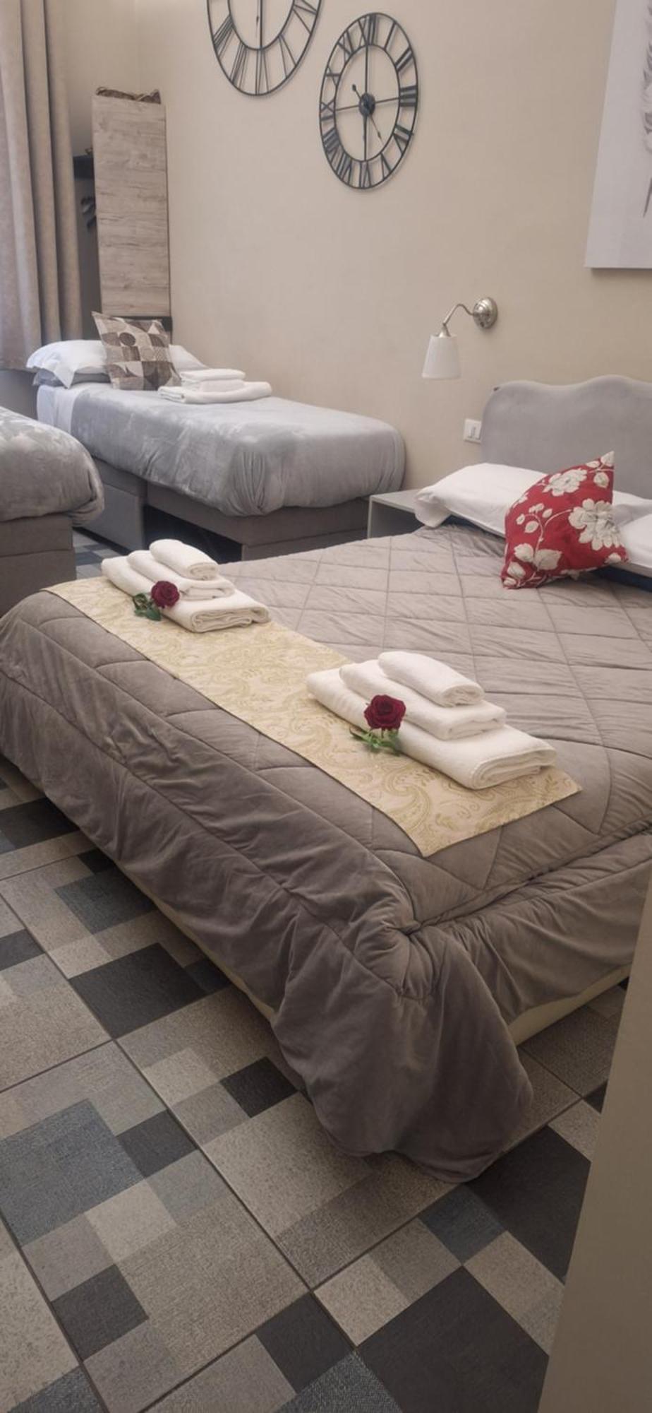 טורינו Tohouse Rooms חדר תמונה